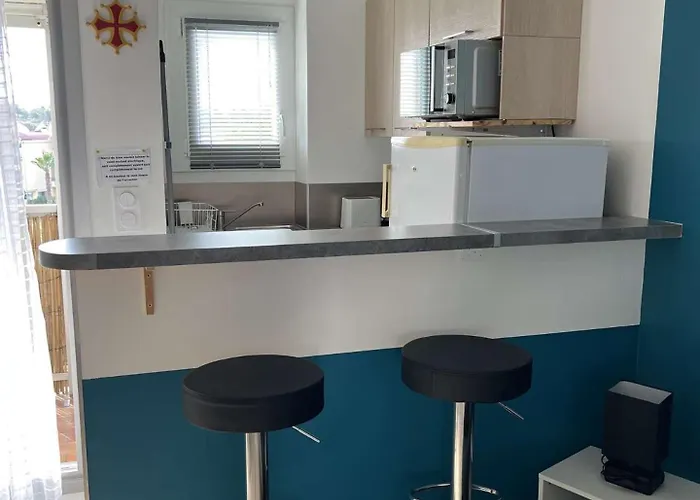 Aig_183 Renove Avec Terrasse Et Vue Exceptionnelle Sur La Marina, L'etang Et Le Village De * גרואיסאן